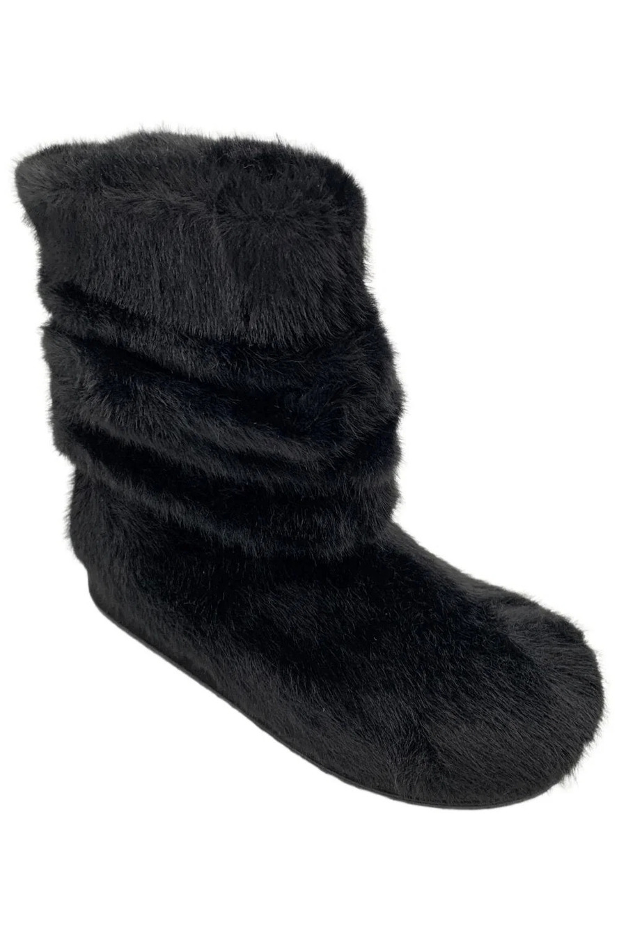 BC Footwear Women's Teddy Faux Fur Pull-On Ankle Boot Black - Medium